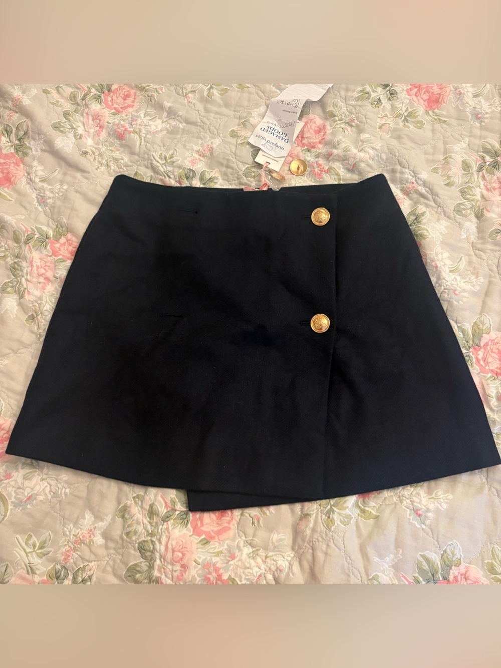 Vineyard Vines Women’s Navy Button-Accent Mini Skirt